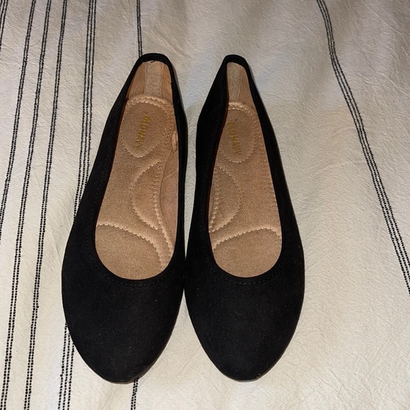 Black flats! - Picture 1 of 1